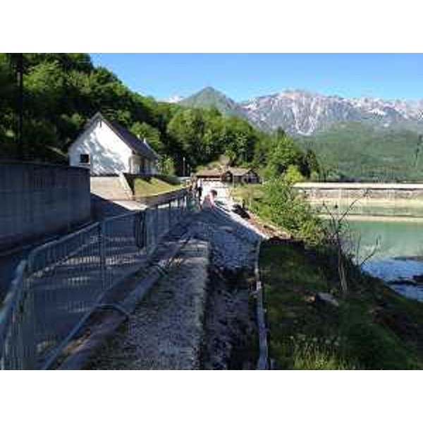 Danneggiamenti sulla strada comunale del Dint, in località Ponte Antoi. (Barcis 18/05/12)