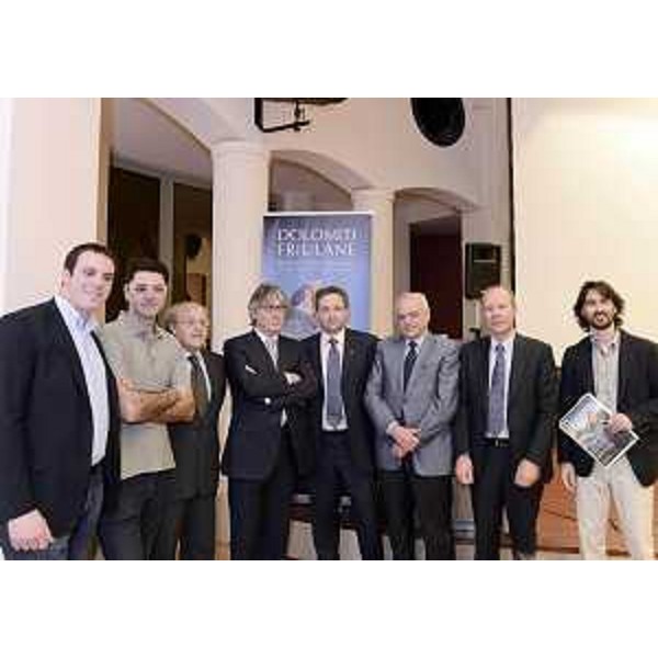 Renzo Tondo (Presidente Friuli Venezia Giulia) alla presentazione del libro "Dolomiti Friulane - Voci del silenzio" del fotografo Luciano Gaudenzio, edito da Daniele Marson. (Pordenone 19/05/12)