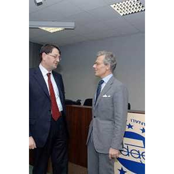 Lodovico Sonego (Assessore regionale alla pianificazione territoriale, energia, mobilità e infrastrutture di trasporto) con Paolo Comolli (Presidente di SDAG) all'inaugurazione del nuovo terminal ferroviario di Gorizia. (Gorizia 16/02/07)