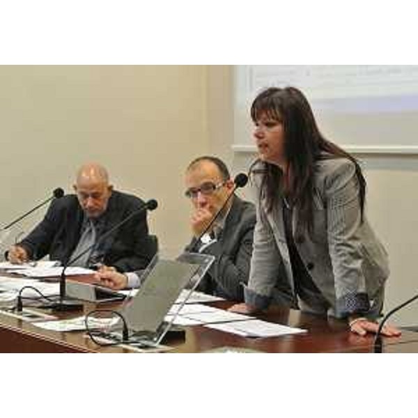 Angela Brandi (Assessore regionale Commercio) alla cerimonia di consegna delle targhe di riconoscimento ai Locali storici del FVG. (Trieste 29/05/12)