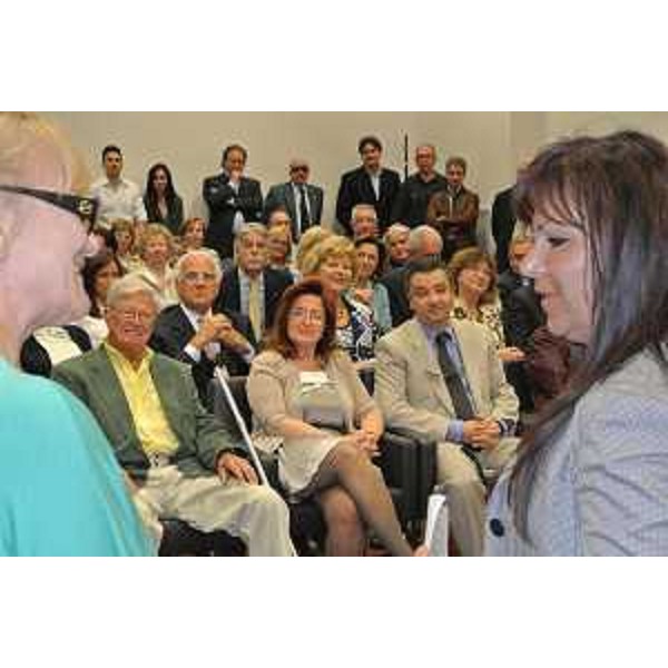 Angela Brandi (Assessore regionale Commercio) alla cerimonia di consegna delle targhe di riconoscimento ai Locali storici del FVG. (Trieste 29/05/12)