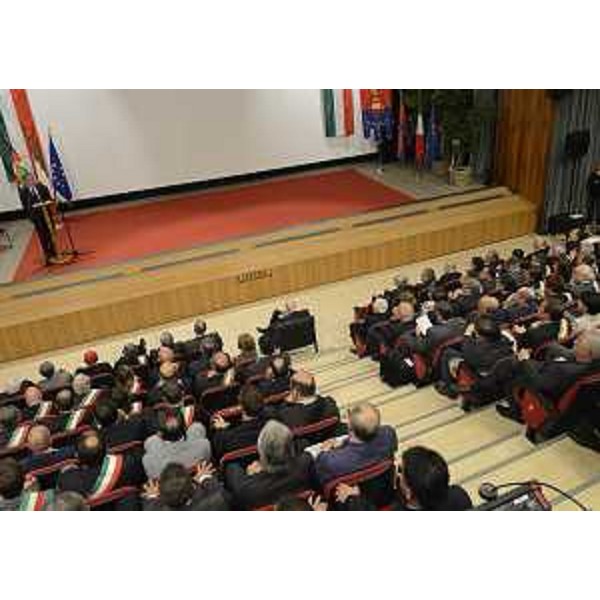 Intervento di Renzo Tondo (Presidente Friuli Venezia Giulia) al conferimento della cittadinanza onoraria di Gemona del Friuli al Presidente della Repubblica Giorgio Napolitano. (Gemona del Friuli 29/05/12)