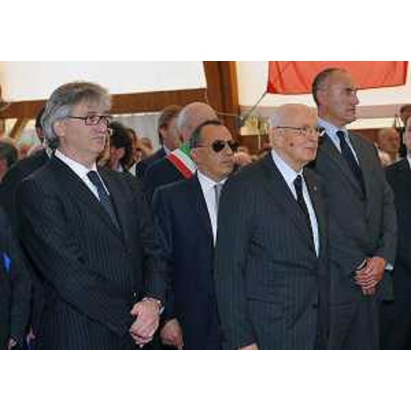 Giorgio Napolitano (Presidente Repubblica), accompagnato da Renzo Tondo (Presidente Friuli Venezia Giulia) e Maurizio Franz (Vicepresidente Consiglio regionale FVG), alla mostra "I Bambini e il Cielo". (Illegio 29/05/12)