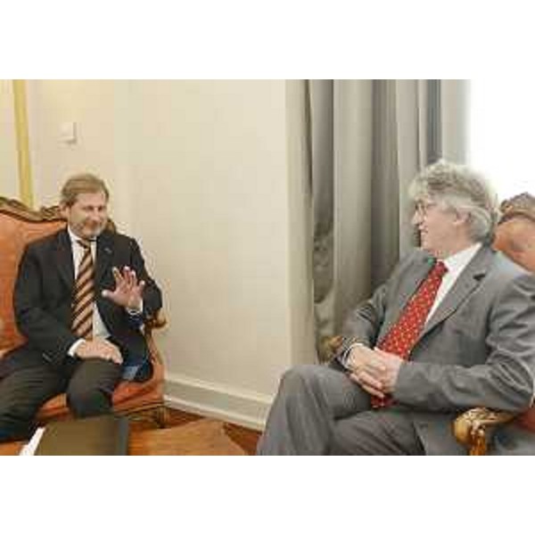 Johannes Hahn (Commissario europeo Politica regionale) e Renzo Tondo (Presidente Friuli Venezia Giulia) nella sede della Regione. (Trieste 01/06/12)