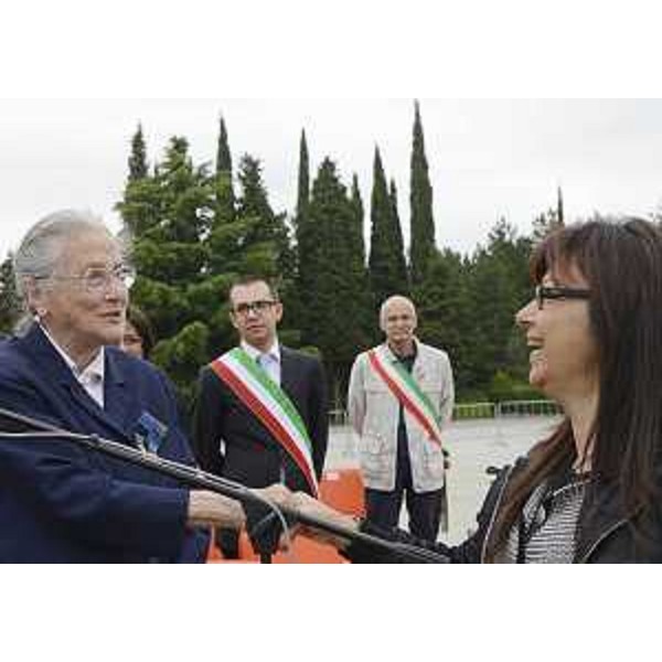 Angela Brandi (Assessore regionale Lavoro, Formazione, Commercio, Pari Opportunità) alla cerimonia per il 66° anniversario della nascita della Repubblica. (Redipuglia 02/06/12)