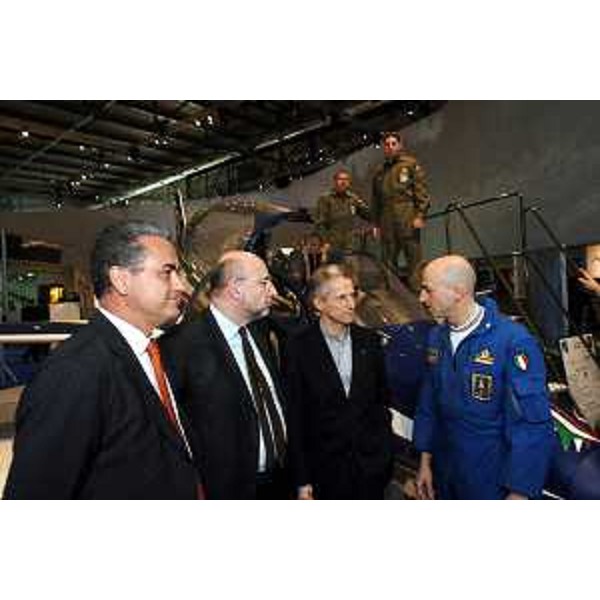 Riccardo Illy (Presidente Regione Friuli Venezia Giulia) con Enrico Bertossi (Assessore regionale alle attività produttive) e Carlo Monai (Vicepresidente Consiglio Regionale) ritratti in occasione della giornata delle "Frecce Tricolori" tenutasi alla BIT 2007 all'interno dello stand regionale. (Milano 23/02/07)