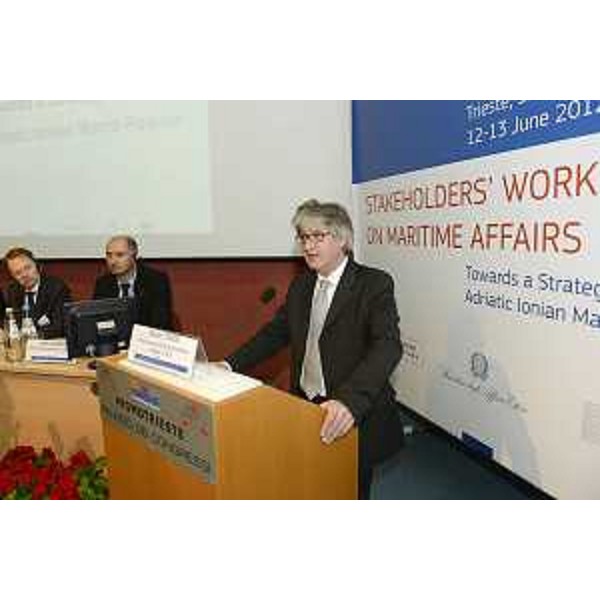 Renzo Tondo (Presidente Friuli Venezia Giulia) interviene alla giornata conclusiva dedicata alle politiche marittime del Sud-Est Europa. (Trieste, 13/06/2012) 