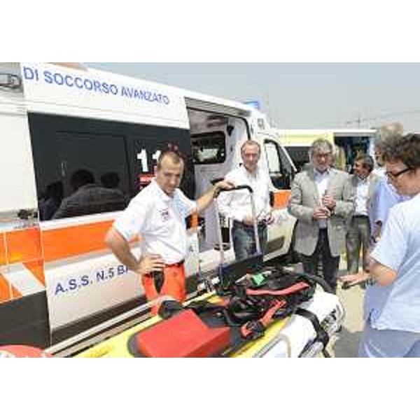 Renzo Tondo (Presidente Friuli Venezia Giulia) alla cerimonia di consegna delle nuove ambulanze per i presidi di Palmanova e Latisana. (Palmanova 20/06/12)
