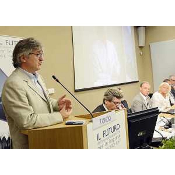 Renzo Tondo (Presidente Friuli Venezia Giulia) interviene all'incontro "Futuro dell'internazionalizzazione per le imprese del Nord Est", promosso da Finest. (Villa Manin di Passariano 21/06/12)