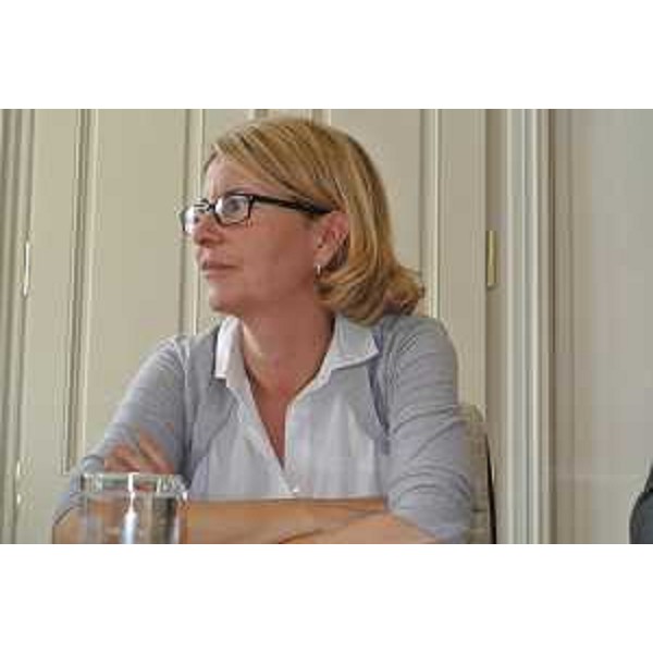 Sandra Savino (Assessore regionale Finanze, Patrimonio) durante la conferenza stampa sulla Collezione del Lloyd Triestino, che aveva sede nel palazzo ora di proprietà della Regione. (Trieste 22/06/12)