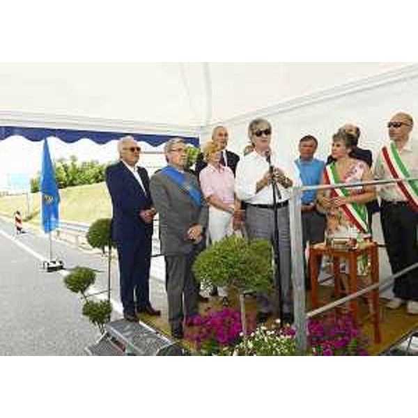 Renzo Tondo (Presidente Friuli Venezia Giulia) interviene durante la cerimonia inaugurale della variante di Premariacco. (Buttrio 22/06/12)