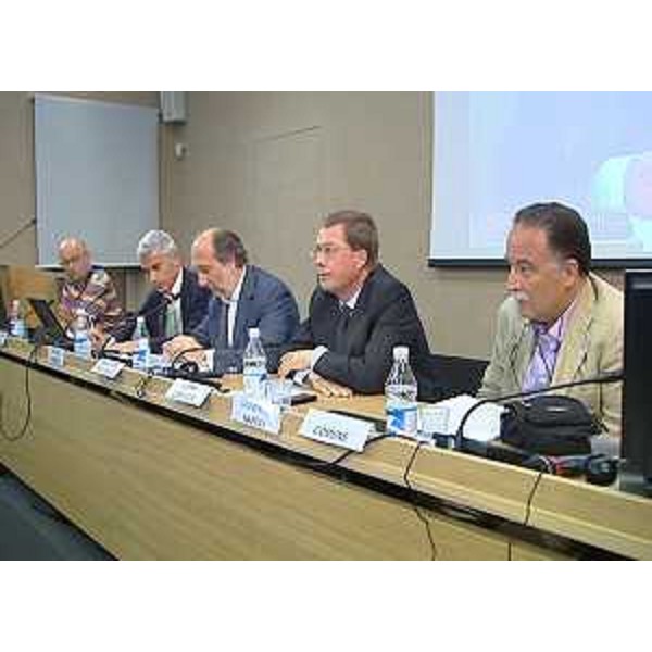 Sebastiano Marchesan (Vicepresidente Consulta Associazioni Disabili FVG), Paolo Bordon (Direttore generale ASS n. 5), Riccardo Riccardi (Assessore regionale Lavori pubblici), Gianni Cortiula (Direttore regionale Salute, Integrazione sociosanitaria, Politiche sociali) e Giuseppe Napoli (Presidente Federsanità ANCI). (Villa Manin di Passariano 25/06/12)