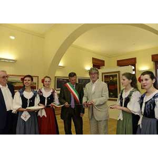 Renzo Tondo (Presidente Friuli Venezia Giulia), con Celio Cossa (Sindaco Tarcento), inaugura la mostra "La perla del Friuli. Il paesaggio e la gente". (Tarcento 25/06/12)