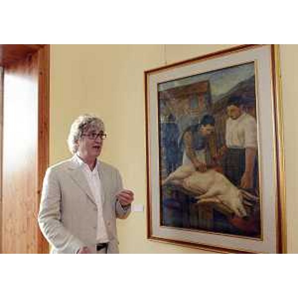 Renzo Tondo (Presidente Friuli Venezia Giulia) davanti ad un'opera esposta alla mostra "La perla del Friuli. Il paesaggio e la gente". (Tarcento 25/06/12)