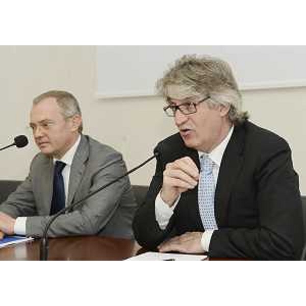 Andrea Garlatti annuncia le sue dimissioni da assessore regionale a Funzione pubblica, Autonomie locali e Coordinamento delle Riforme in conferenza stampa con Renzo Tondo (Presidente Friuli Venezia Giulia). (Trieste 28/06/12)