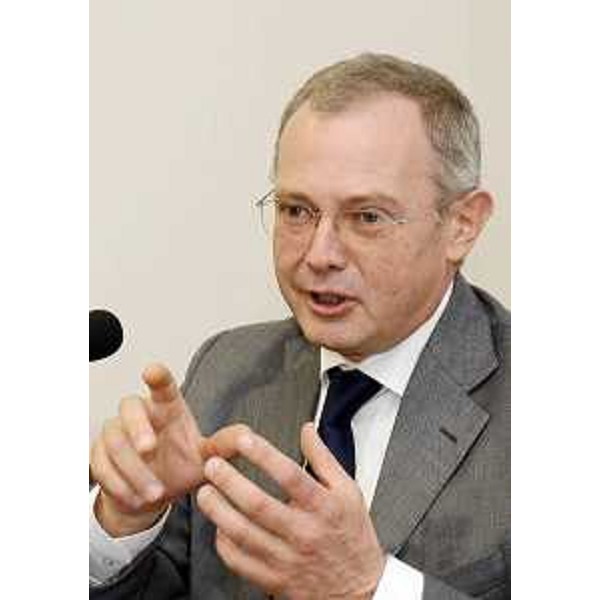 Andrea Garlatti annuncia le sue dimissioni da assessore regionale a Funzione pubblica, Autonomie locali e Coordinamento delle Riforme. (Trieste 28/06/12)