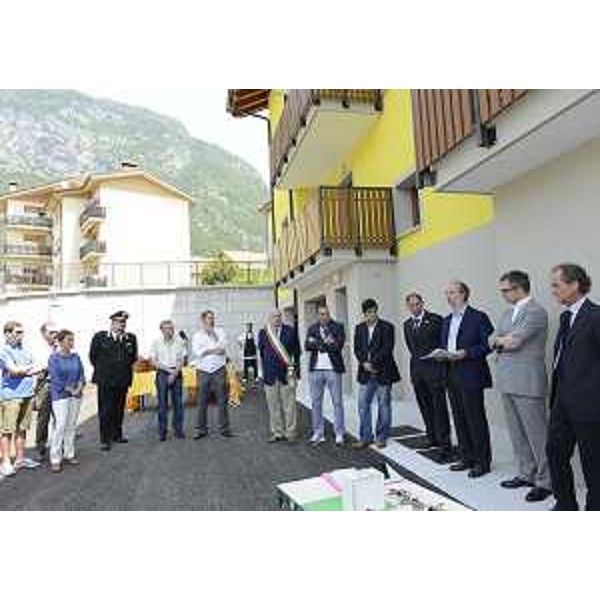 Riccardo Riccardi (Assessore regionale Lavori pubblici) all'inaugurazione di sei alloggi ATER in via Illegio. (Tolmezzo 29/06/12)