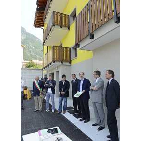 Riccardo Riccardi (Assessore regionale Lavori pubblici) all'inaugurazione di sei alloggi ATER in via Illegio. (Tolmezzo 29/06/12)