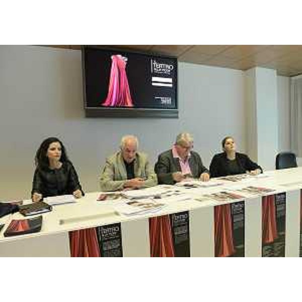 Enzo Cainero (Commissario straordinario Azienda speciale Villa Manin) ed Elio De Anna (Assessore regionale Cultura) alla presentazione della mostra "Il Teatro alla Moda". (Udine 03/07/12)