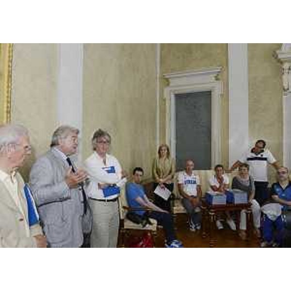 Emilio Felluga (Presidente CONI FVG), Elio De Anna (Assessore regionale Sport) e Renzo Tondo (Presidente Friuli Venezia Giulia) salutano gli atleti che parteciperanno alle Olimpiadi e Paralimpiadi "Londra 2012", nella sede della Regione. (Trieste 06/07/12)