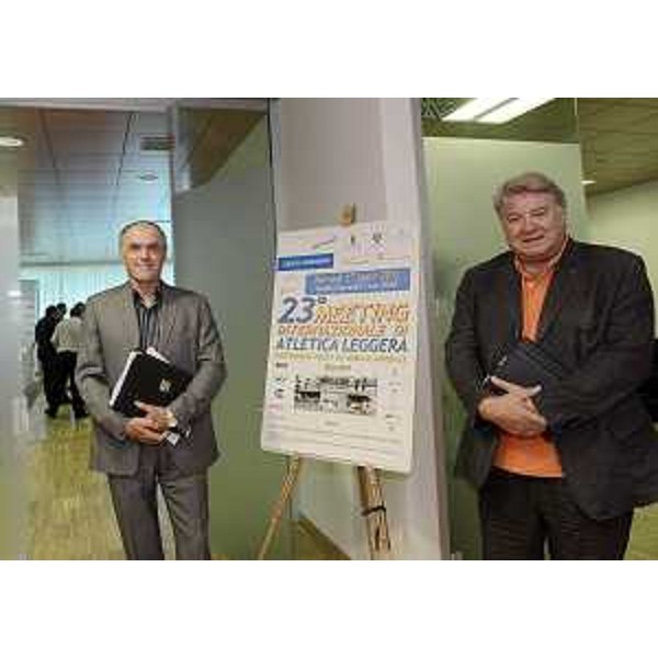 Giorgio Dannisi (Presidente Nuova Atletica Friuli) ed Elio De Anna (Assessore regionale Sport) alla presentazione del 23° Meeting Internazionale di Atletica Leggera. (Udine 09/07/12)