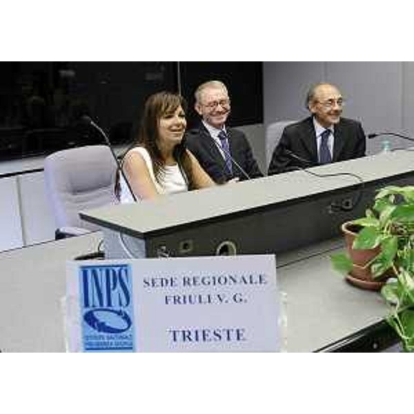 Angela Brandi (Assessore regionale Lavoro), Rocco Lauria (Direttore INPS FVG) e Michele Monaco (Responsabile uffici regionali Ministero Lavoro) all'inaugurazione del Polo logistico territoriale integrato. (Trieste 12/07/12)