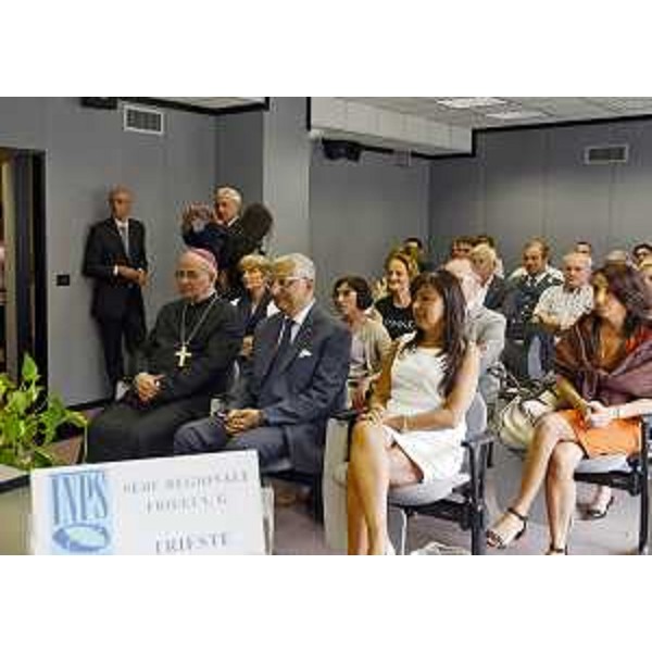 Giampaolo Crepaldi (Vescovo Trieste), Alessandro Giacchetti (Prefetto Trieste) e Angela Brandi (Assessore regionale Lavoro) all'inaugurazione del Polo logistico territoriale integrato. (Trieste 12/07/12)