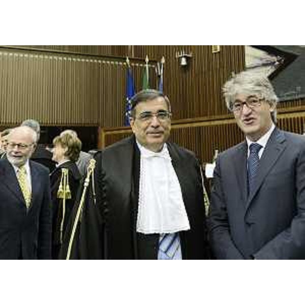 Maurizio Zappatori (Procuratore regionale Corte dei Conti) e Renzo Tondo (Presidente Friuli Venezia Giulia) nel corso dell'udienza di giudizio della Sezione regionale di controllo della Corte dei Conti sulla parificazione del rendiconto generale della Regione Friuli Venezia Giulia per l'esercizio 2011, in Consiglio regionale. (Trieste 13/07/12)