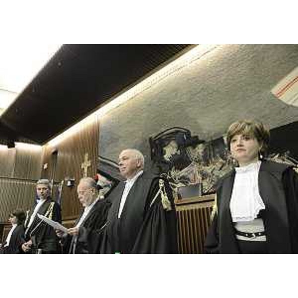 Antonio Di Salvo (Presidente Sezione regionale di controllo Corte dei Conti) legge il giudizio della Sezione regionale di controllo della Corte dei Conti sulla parificazione del rendiconto generale della Regione Friuli Venezia Giulia per l'esercizio 2011, in Consiglio regionale. (Trieste 13/07/12)