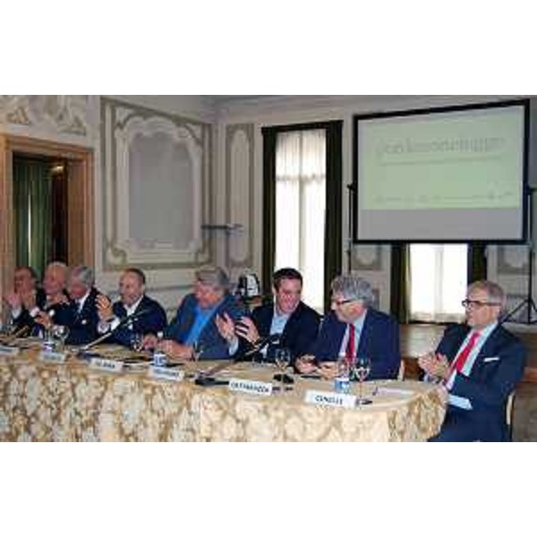 Elio De Anna (Assessore regionale Cultura) alla presentazione di pordenonelegge.it, alla Camera di Commercio. (Pordenone 13/07/12)