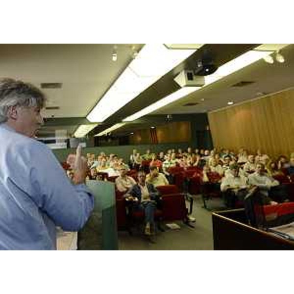 Renzo Tondo (Presidente Friuli Venezia Giulia) interviene al convegno "Tra fragilità e potenzialità, quali prospettive per la montagna friulana?" organizzato da CGIL Udine. (Amaro 20/07/12)