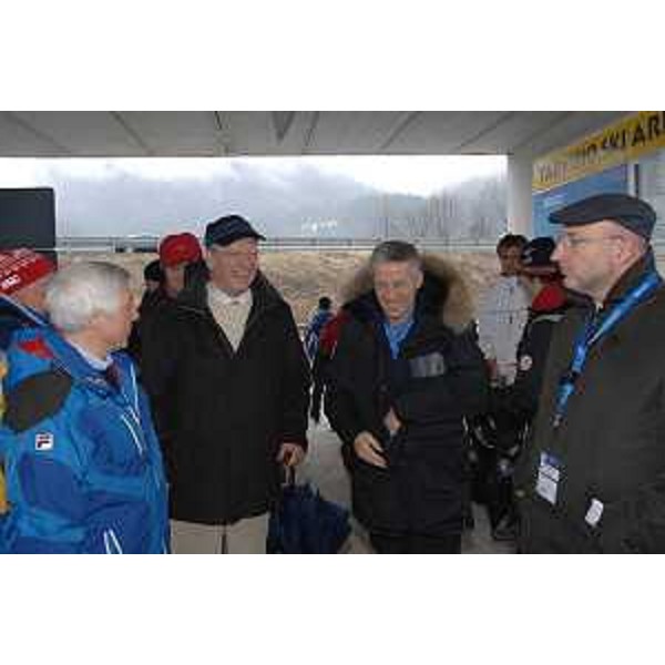 Riccardo Illy (Presidente Regione Friuli Venezia Giulia) con Enrico Bertossi (Assessore regionale alle attività produttive), Franco Fontana (Presidente Regionale FISI) e Emilio Felluga (Presidente Regionale CONI) ritratti in occasione della prima giornata di gare della Coppa del Mondo femminile di sci a Tarvisio. (Tarvisio 02/03/07)