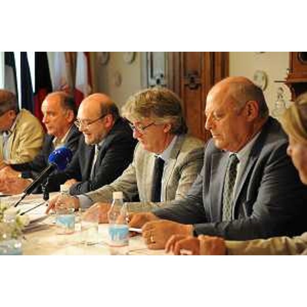 Renzo Tondo (Presidente Friuli Venezia Giulia) all'incontro con i presidenti della Regione autonoma Valle d'Aosta e delle Province autonome di Trento e Bolzano. [Avio (TN) 16/07/12]