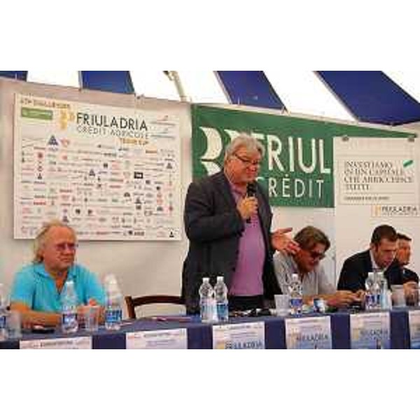 Elio De Anna (Assessore regionale Sport) alla presentazione dell'ATP Challenger Friuladria-Credit Agricole Tennis Cup, all'Eurosporting. (Cordenons 18/07/12)