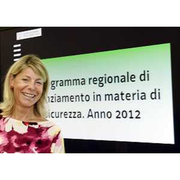Federica Seganti (Assessore regionale Sicurezza) alla presentazione del Programma regionale di finanziamento in materia di sicurezza - Anno 2012. (Trieste 26/07/12)