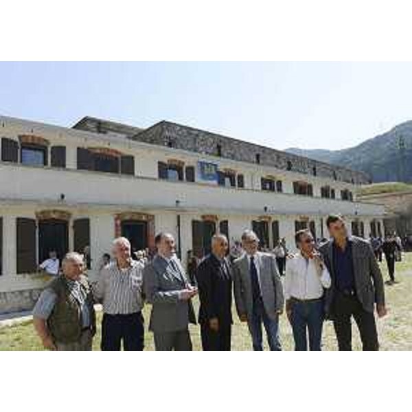 Roberto Molinaro (Assessore regionale Istruzione) e Renzo Tondo (Presidente Friuli Venezia Giulia) all'inaugurazione dei lavori di restauro del Forte Col Badin. (Chiusaforte 27/07/12)