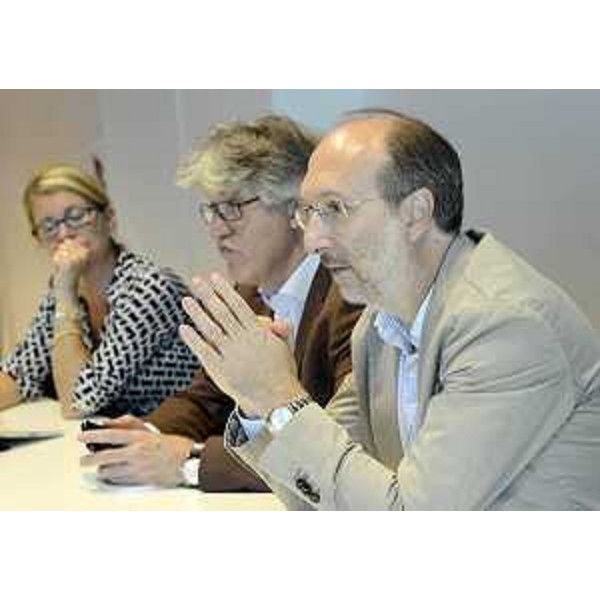 R.Tondo (Presidente Friuli Venezia Giulia), tra gli assessori regionali S.Savino (Finanze) e R.Riccardi (Infrastrutture), durante l'incontro con la stampa sulla decisione della Cassa Depositi e Prestiti (CDP) di finanziare con 1,5 miliardi la terza corsia della A4. (Udine 28/07/12)