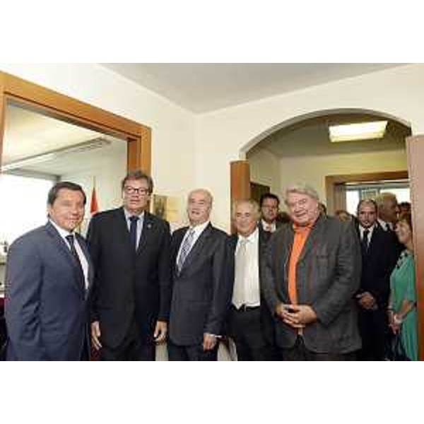 Elio De Anna (Assessore regionale Relazioni internazionali), Primo Di Luca (Console onorario Canada) e Giovanni Da Pozzo (Presidente CCIAA Udine) all'inaugurazione della sede del Consolato onorario del Canada, nella Camera di Commercio. (Udine 06/08/12)