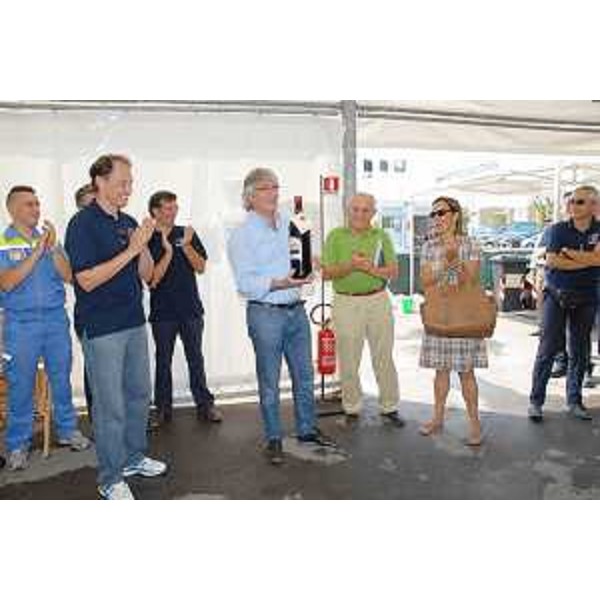 Luca Ciriani (Vicepresidente e assessore regionale Protezione civile FVG), Renzo Tondo (Presidente Friuli Venezia Giulia), Sauro Prandi (Assessore comunale Lavori pubblici Mirandola) e Anna Martinelli (Assessore comunale Semplificazione Rapporti con Cittadini Mirandola) al campo per i terremotati allestito dalla Protezione civile del FVG. (Mirandola 14/08/12)