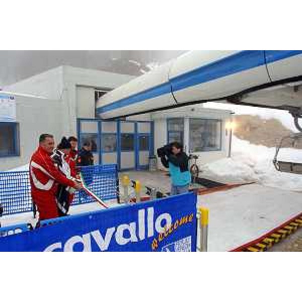 Riccardo Illy (Presidente Regione Friuli Venezia Giulia) inaugura la nuova seggiovia di Piancavallo denominata 'Tremol 2'. (Piancavallo 07/03/07)