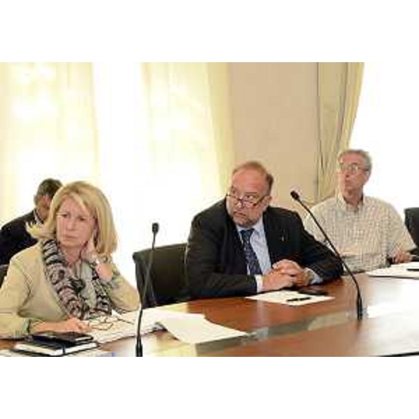 Sandra Savino (Assessore regionale Programmazione e Ambiente) e Roberto Cosolini (Sindaco Trieste) alla riunione del Tavolo costituito per delineare un futuro per la Ferriera di Servola. (Trieste 27/08/12)