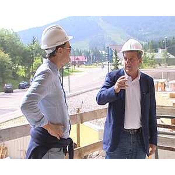 Luca Ciriani (Vicepresidente Regione FVG) visita il cantiere del Residence del Polo sportivo. (Piancavallo 07/09/12)
