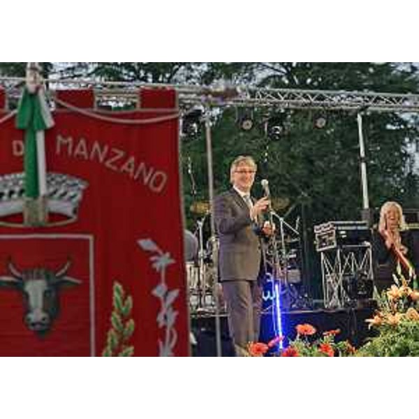 Renzo Tondo (Presidente Friuli Venezia Giulia) e Lidia Driutti (Sindaco Manzano) all'inaugurazione della XIV edizione della Festa della Sedia. (Manzano 07/09/12)