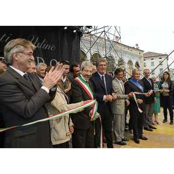 Renzo Tondo (Presidente Friuli Venezia Giulia), Furio Honsell (Sindaco Udine), Dino Zoff e Pietro Fontanini (Presidente Provincia Udine) all'inaugurazione della XVIII edizione di "Friuli Doc". (Udine 13/09/12)