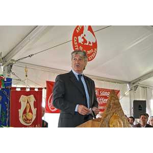 Renzo Tondo (Presidente Friuli Venezia Giulia) interviene al 54° congresso provinciale dell'AFDS-Associazione Friulana Donatori di Sangue. (Castions di Strada 16/09/12)