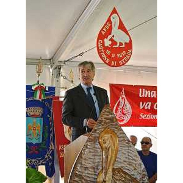 Renzo Tondo (Presidente Friuli Venezia Giulia) interviene al 54° congresso provinciale dell'AFDS-Associazione Friulana Donatori di Sangue. (Castions di Strada 16/09/12)