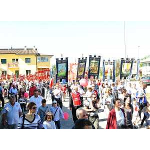 Sfilata delle sezioni AFDS-Associazione Friulana Donatori di Sangue. (Castions di Strada 16/09/12)