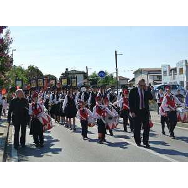 Sfilata delle sezioni AFDS-Associazione Friulana Donatori di Sangue. (Castions di Strada 16/09/12)