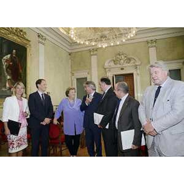 F.Seganti (Assessore regionale Attività produttive, Polizia locale, Sicurezza), L.Ciriani (Vicepresidente FVG, assessore regionale Salute, Integrazione socio sanitaria, Politiche sociali, Protezione civile), A.Cancellieri (Ministro dell'Interno), R.Tondo (Presidente Friuli Venezia Giulia) e gli assessori regionali R.Molinaro (Istruzione, Università, Ricerca, Famiglia, Associazionismo, Cooperazione), C.Violino (Risorse rurali, agroalimentari e forestali) ed E.De Anna (Cultura, Sport, Relazioni internazionali e comunitarie, Funzione pubblica, Autonomie locali, Coordinamento Riforme). (Trieste 17/09/12)