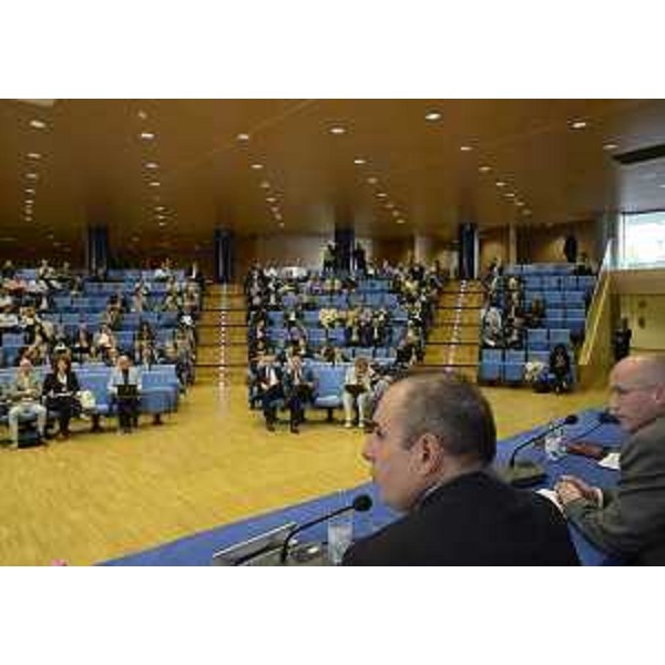 Claudio Violino (Assessore regionale Risorse rurali, agroalimentari e forestali) all'apertura del convegno "2013: un anno ponte per lo sviluppo rurale. Centrare gli obiettivi del PSR 2007-2013 con lo sguardo alla programmazione futura". (Udine 21/09/12)